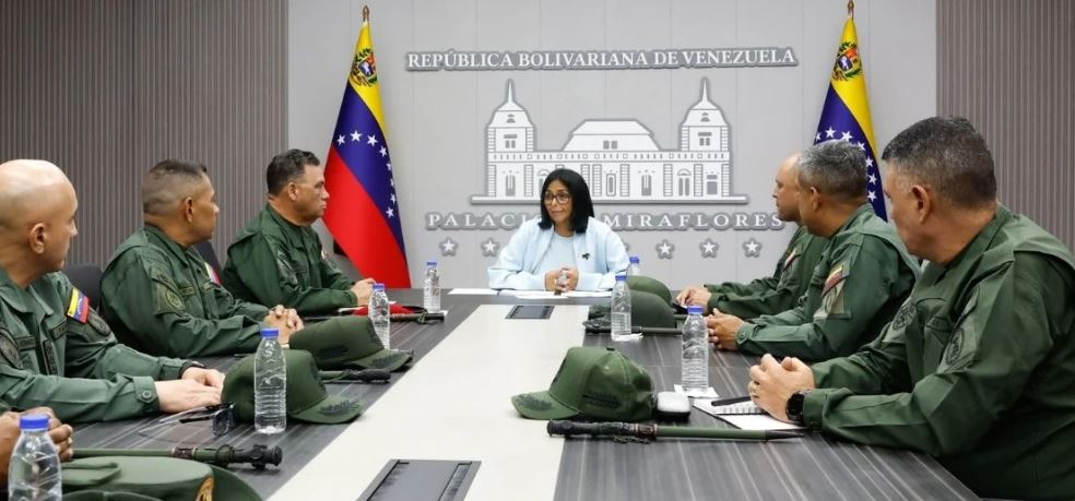 Alto mando militar revisó despliegue operativo junto al Gobierno encargado