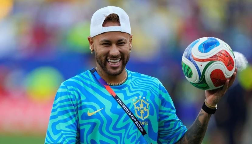 Neymar vuelve a la actividad y entrena limitado con Brasil en el Mundial