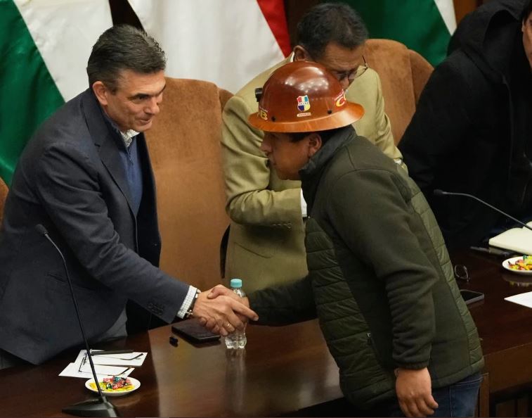 Gobierno boliviano pide una tregua tras prolongadas protestas y bloqueos