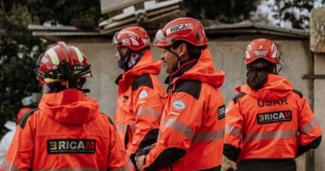 El equipo de emergencias madrileño rescata a tres personas tras el terremoto en Venezuela