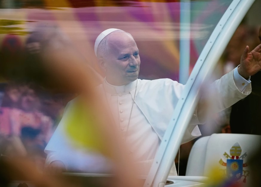 Papa critica indiferencia hacia migrantes