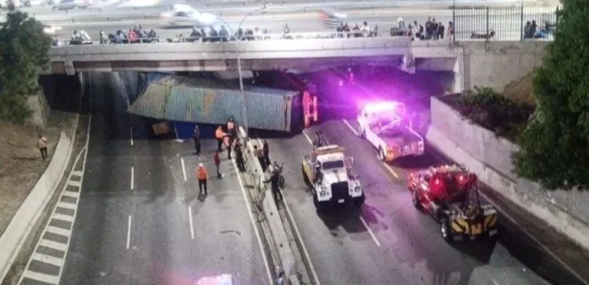 Choque de una gandola deja 3 muertos y 4 heridos en el Ciempiés