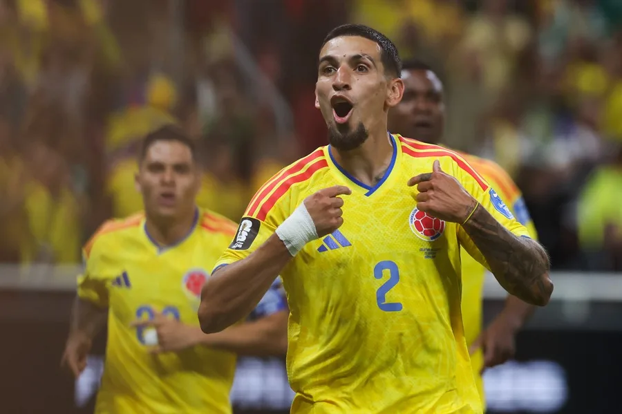 Colombia gana y clasifica a los dieciseisavos de final