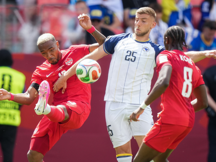 Canadá y Bosnia igualaron en el debut