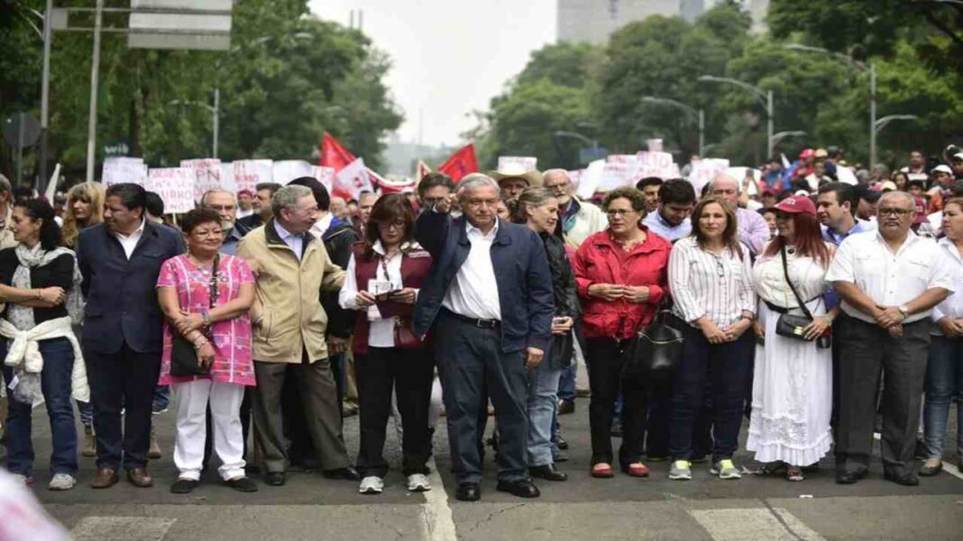 Maestros mexicanos acuerdan continuar huelga nacional y reforzar protestas en el Mundial