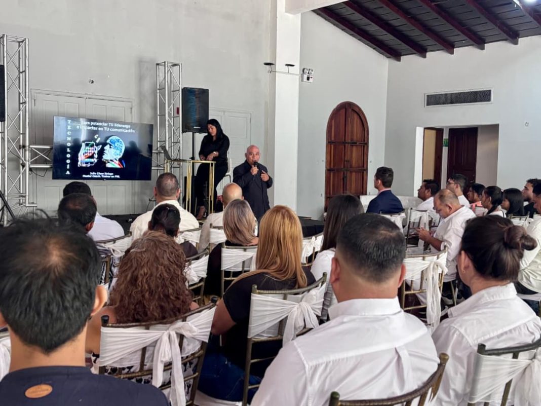 Dictan taller de Oratoria en Valencia de la mano del politólogo Julio Itriago