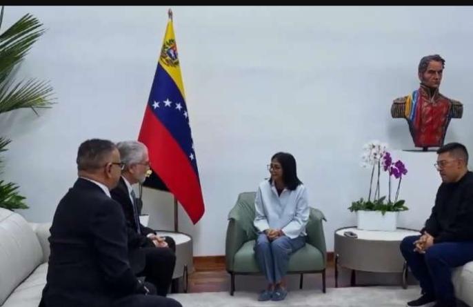 Delcy Rodríguez sostuvo encuentro con líderes evangélicos de EE UU