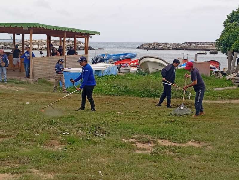 Realizada jornada de saneamiento en Playa Blanca y muelle pesquero