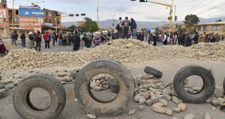 Bolivia enfrenta una nueva semana de protestas con más de 90 puntos de bloqueo