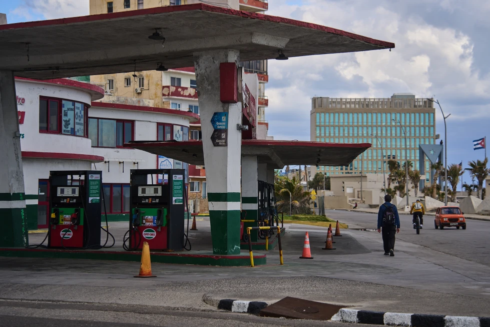 México quiere retomar pronto el envío de petróleo a Cuba a través de empresas privadas