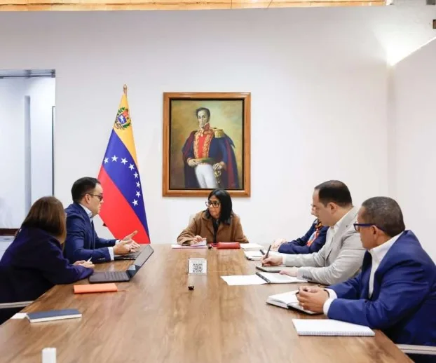 Ejecutivo evalúa acuerdos para impulsar la producción de hidrocarburos