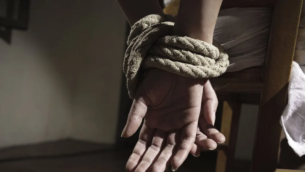 Detienen a sujeto por secuestrar a su expareja en Caracas