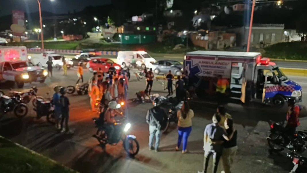 Mujer muere tras derrapar su motocicleta en la autopista del Este