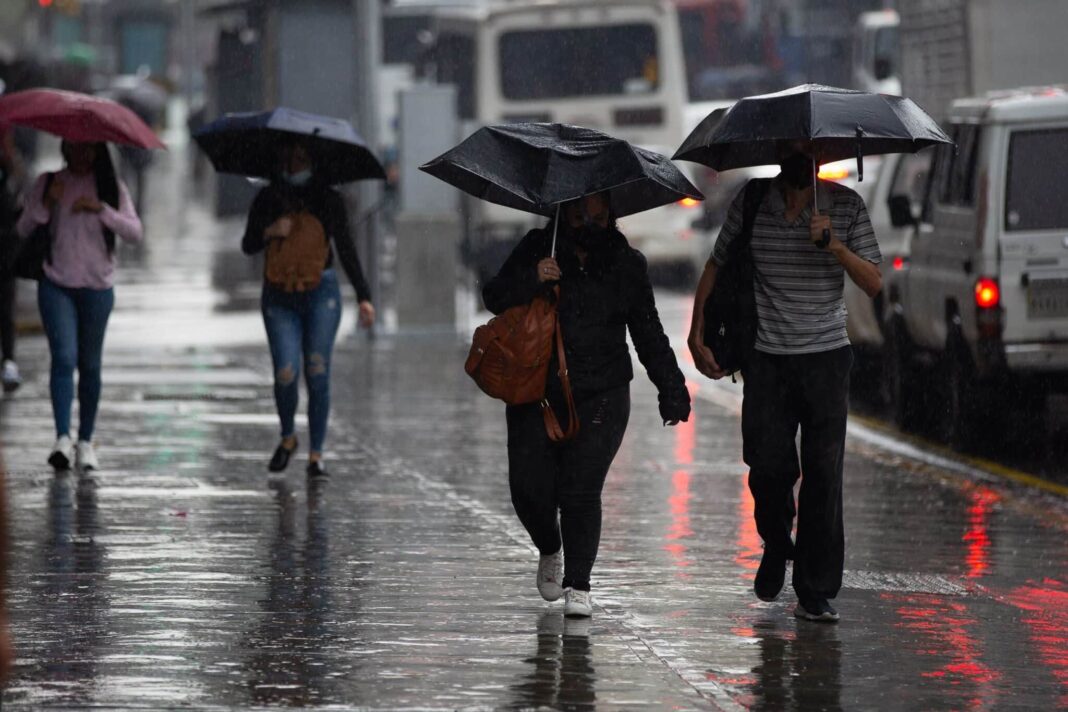 Paso de la onda tropical N° 16 por el centro del país causará lluvias en algunos estados