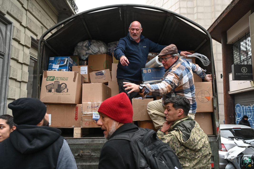 Venezolanos en Uruguay enviarán donaciones a su país por el terremoto
