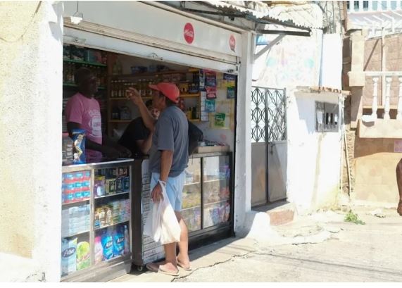 Entregan 300 créditos a emprendedores en La Guaira con apoyo de la banca pública y privada