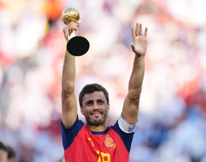 Mbappé conserva la Bota de Oro y Rodri recibe el Balón de Oro con el título del Mundial
