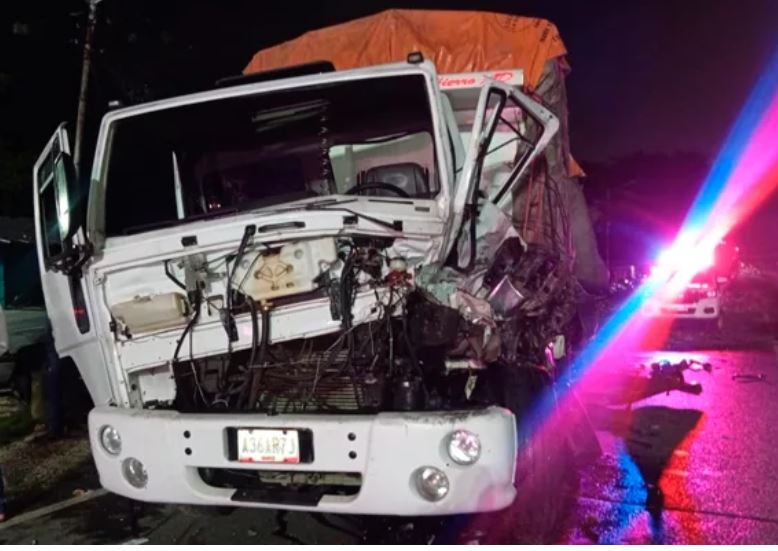 Triple accidente dejó un muerto y cuatro lesionados en Cojedes