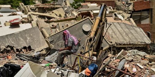 Suman más de 3.500 fallecidos por terremotos
