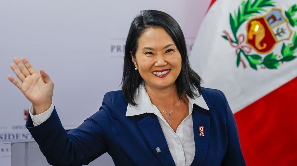 Keiko Fujimori recibió sus credenciales como presidenta electa de Perú