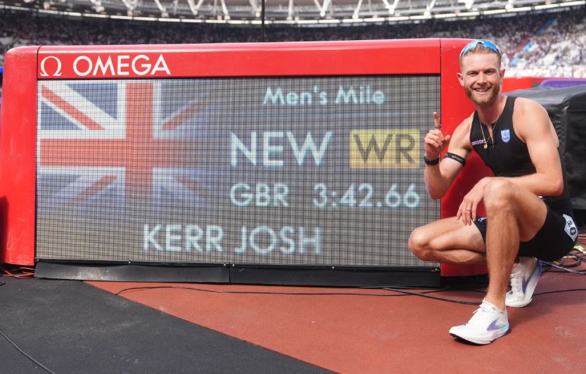 El británico Josh Kerr rompió el récord mundial de la milla masculino vigente desde 1999