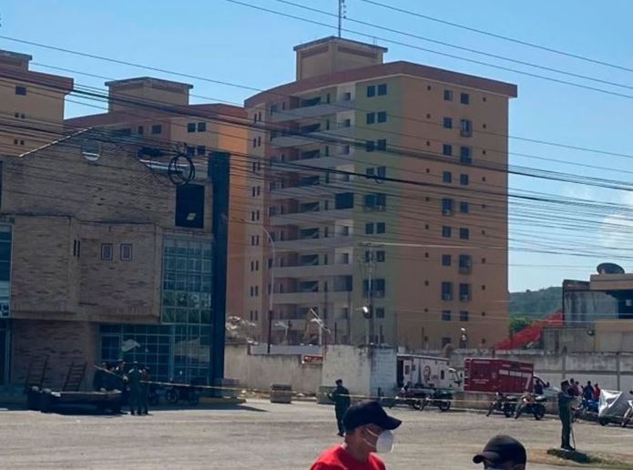 Hallaron tres cuerpos entre los escombros de edificio colapsado en Turmero, Aragua