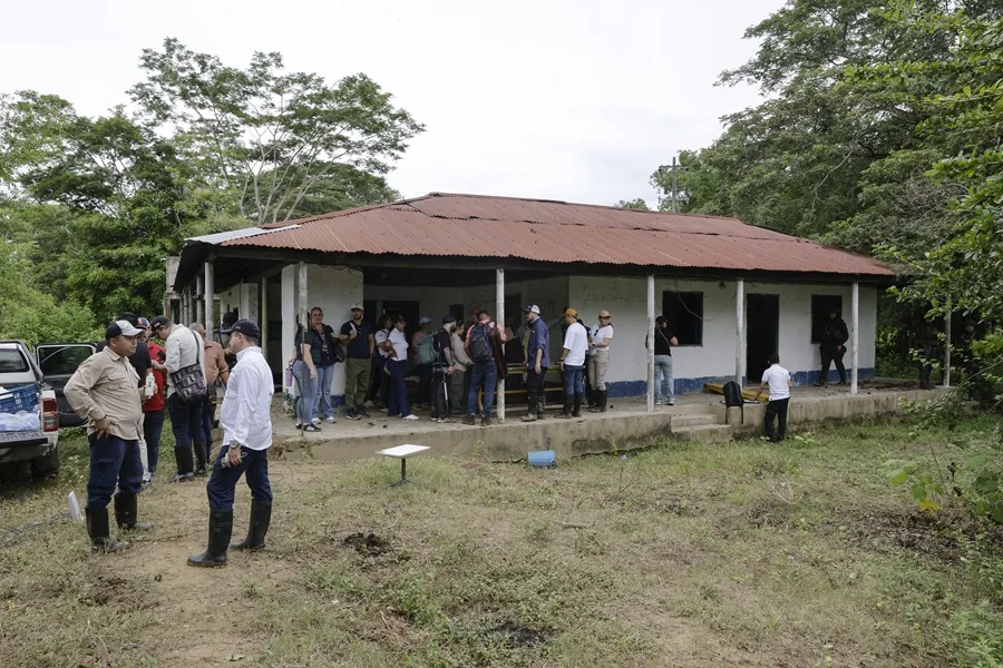Campesinos ven esperanza sobre las huellas del despojo paramilitar en una hacienda de Colombia