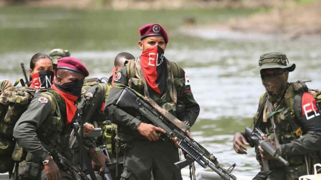 Colombia: Dos policías y una mujer mueren bajo ataque del ELN