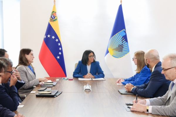 Gobierno de Venezuela y el BID afinan detalles sobre construcción de viviendas