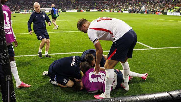 Jordan Henderson se fracturó la muñeca y se queda sin Mundial