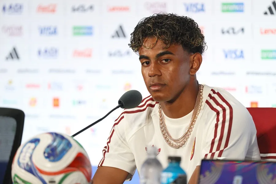 Lamine Yamal: «El fútbol si sirve para algo es para integrar»