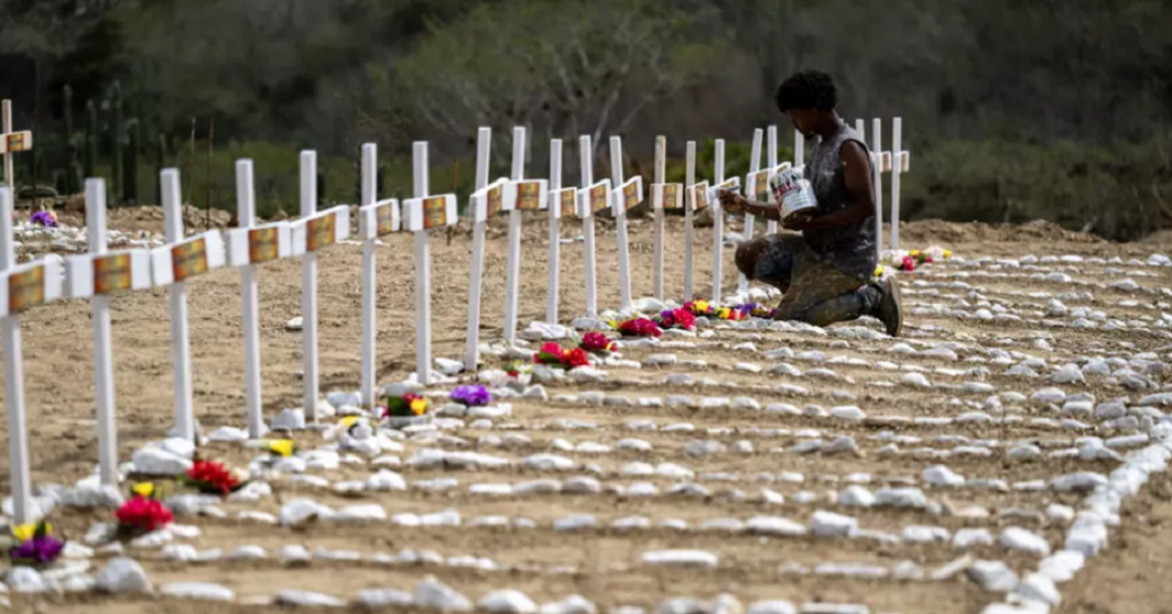 Más de 150 cuerpos sin identificar fueron enterrados en el cementerio La Esperanza