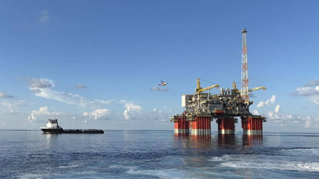 Repsol espera recibir cuatro barcos con crudo de Venezuela
