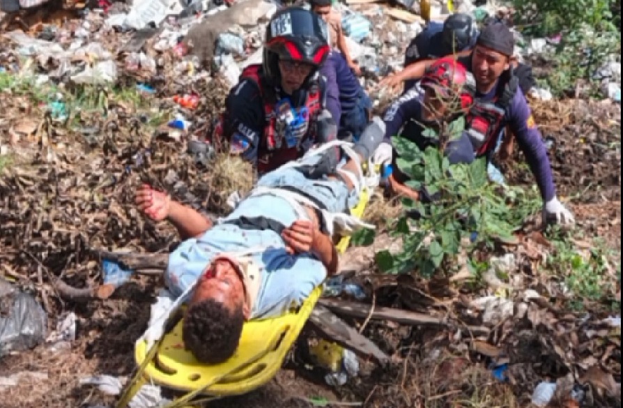 Rescatan a joven motorizado caído en el Puente 12 de Marzo