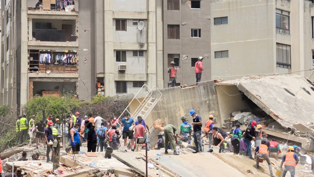 Cifra de fallecidos por el doble terremoto aumentó a 2.295