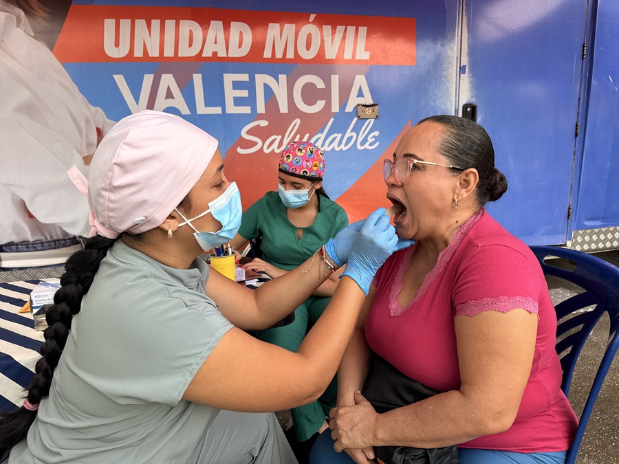 Jornada odontológica gratuita a adultos mayores en la Plaza Michelena de San Blas