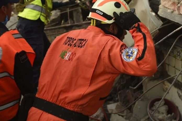 Brigada mexicana aplica pruebas de silencio en rescate de personas en Tanaguarena