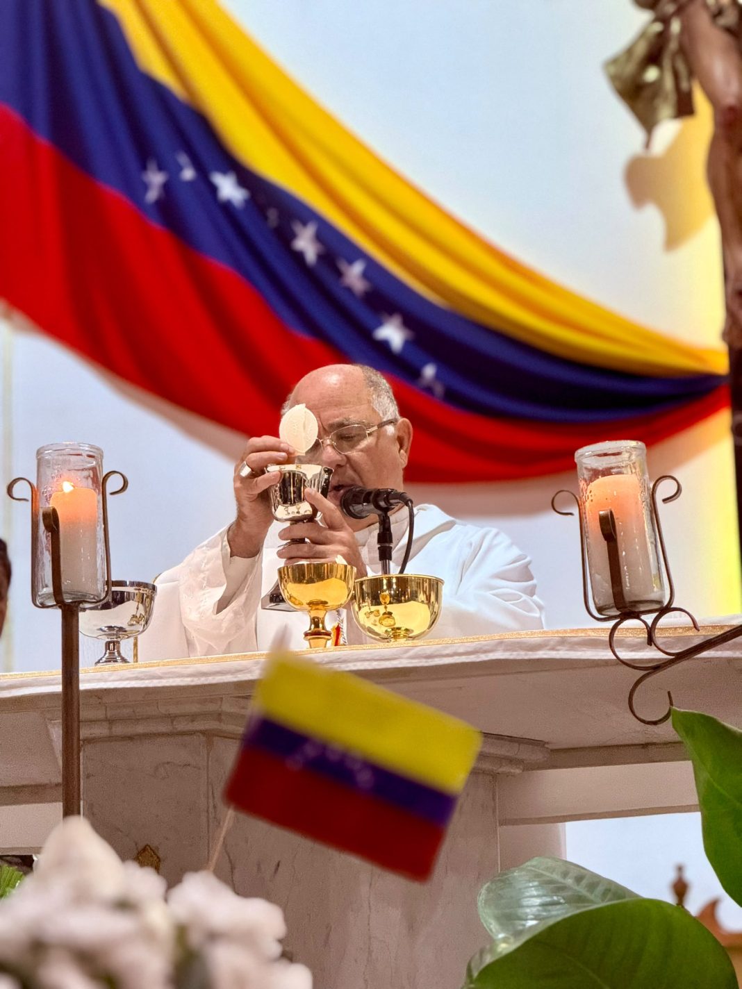 Arzobispo de Valencia invita a mantener la oración y la caridad