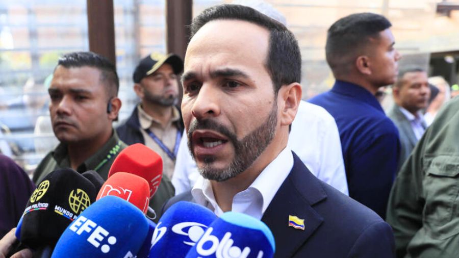 De la Espriella anuncia cierre de catorce embajadas