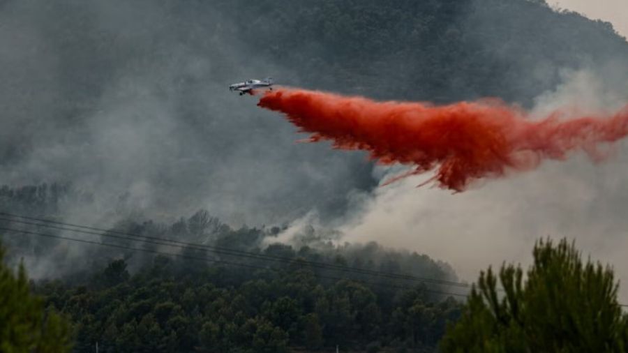 España afronta «horas difíciles» contra el fuego por una nueva ola de calor