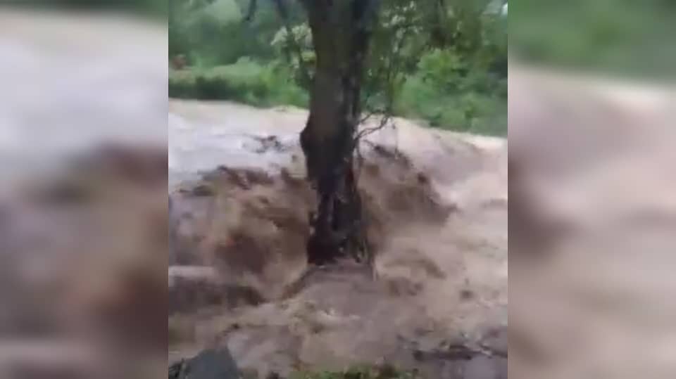 Aumento del caudal del río Aguas Calientes pone en alerta al sector El Cambur en Puerto Cabello