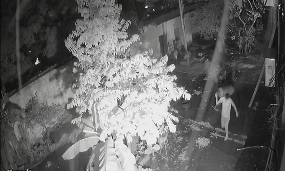 Dos sujetos hurtaron tres bombonas de gas de una iglesia en Valencia