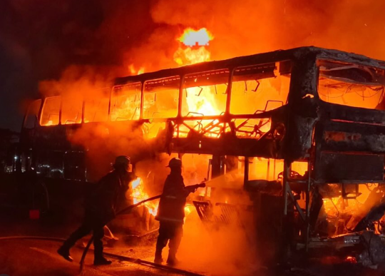 Incendio de autobús en la ARC termina sin heridos