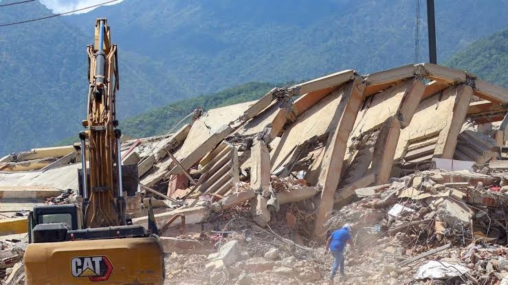 Aumenta cifra de muertos por terremotos