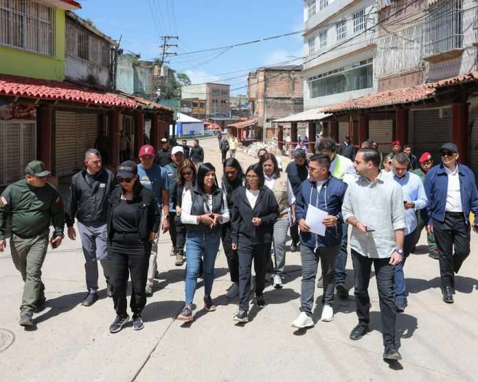 Rodríguez convoca concurso nacional para diseñar planos maestros para reconstrucción de La Guaira y El Junquito