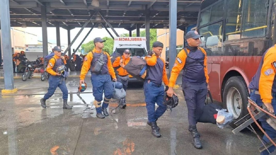 Cojedes: PC despliega un tercer contingente de rescatistas hacia La Guaira