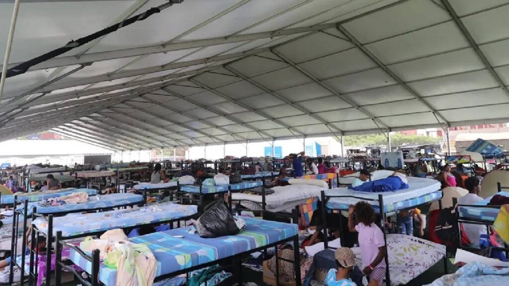 Más de 14.600 personas permanecen en 87 campamentos tras el doble terremoto