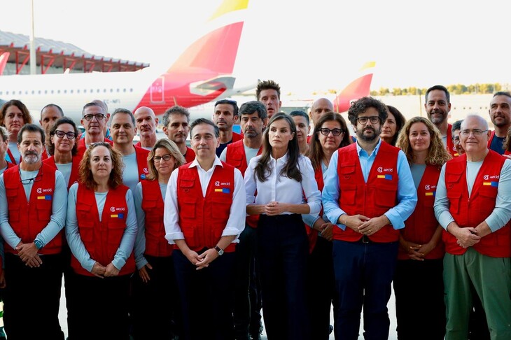 Parte a Venezuela un avión con voluntarios españoles para montar un hospital de campaña
