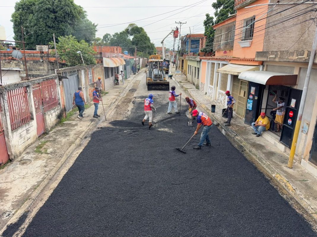 Rehabilitada calle Los Jobos de la comunidad Luis Herrera en Valencia