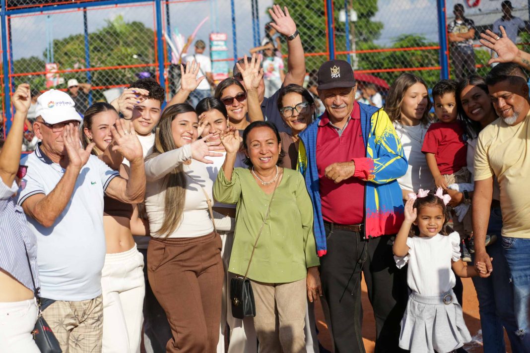 Inauguraron "Campo de kickingball Prof Alfonso Medina" de Guacara